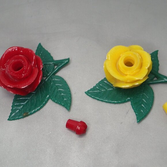 Vintage 1960s Plastic Rare Rose Salt and Pepper Shakers Flower Matching Pair - Picture 10 of 14